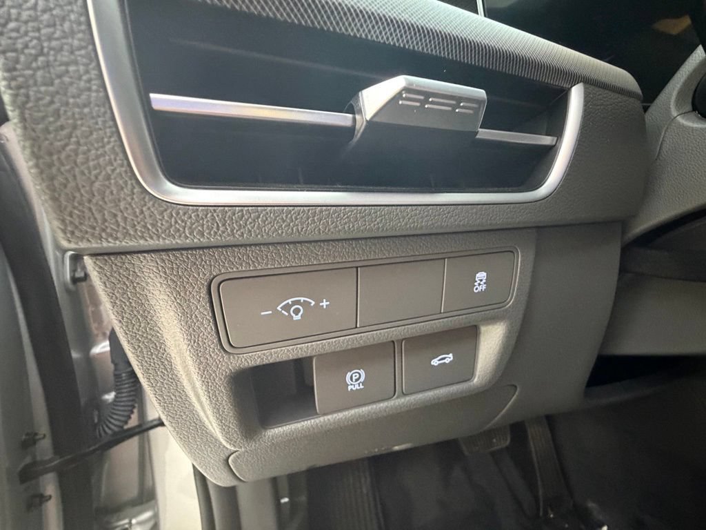 Used 2026 Hyundai Sonata SEL FWD image 38