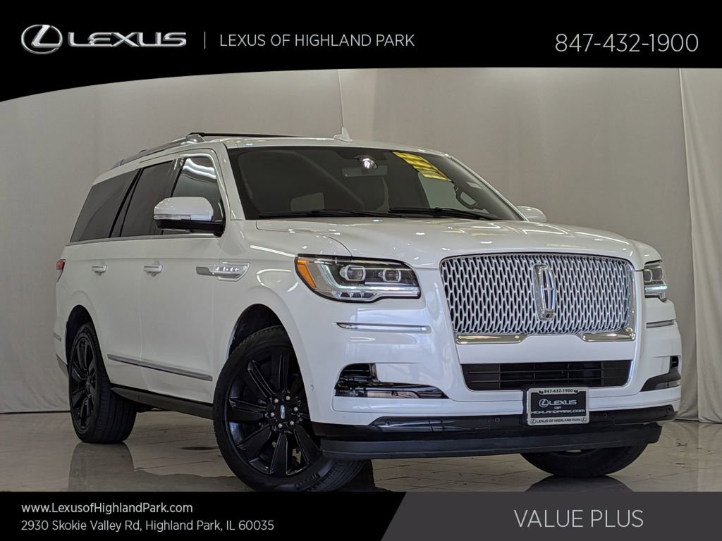 Used 2023 Lincoln Navigator Reserve image 1