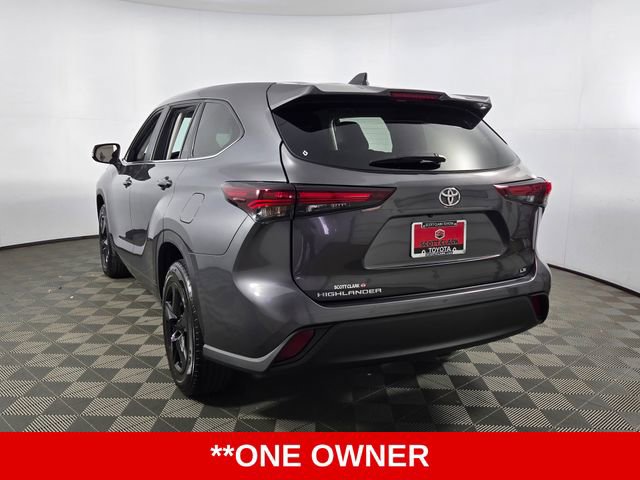 Used 2024 Toyota Highlander LE FWD image 6
