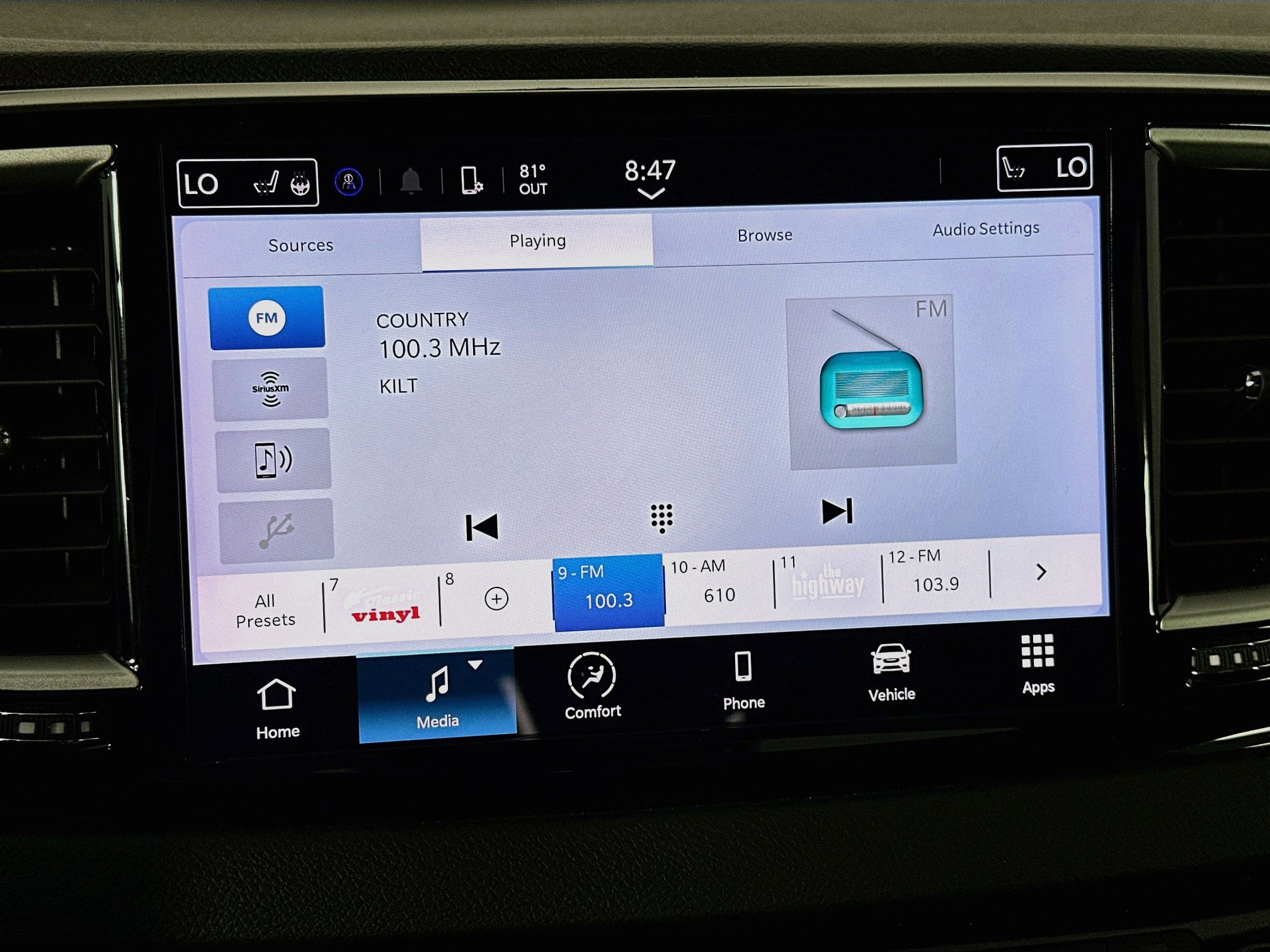 Used 2024 Chrysler Pacifica Touring-L FWD image 21