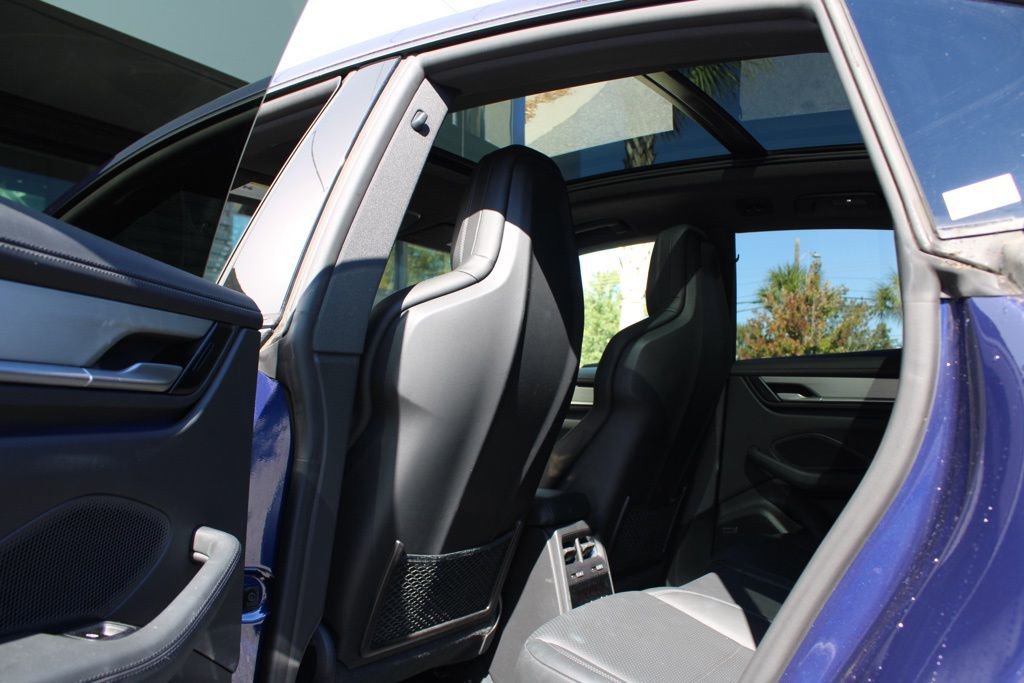 Certified 2024 Porsche Macan 4 Electric image 26