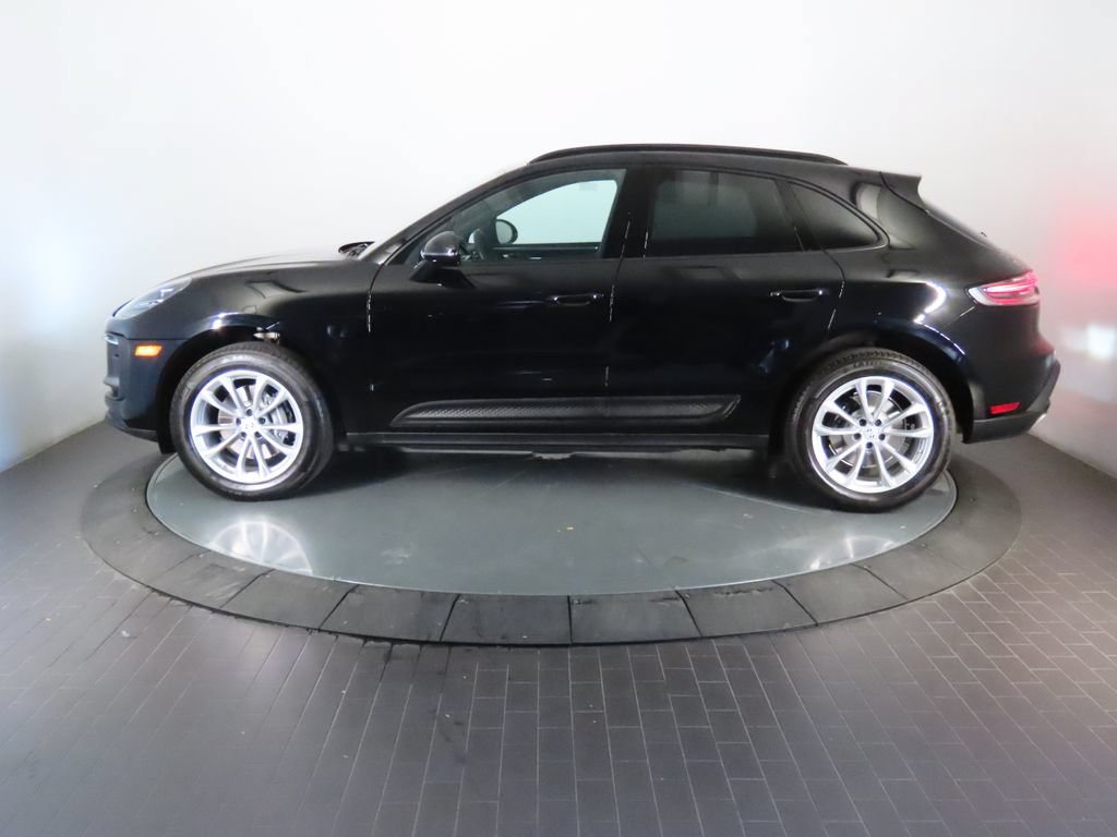 Certified 2026 Porsche Macan AWD/4WD image 2