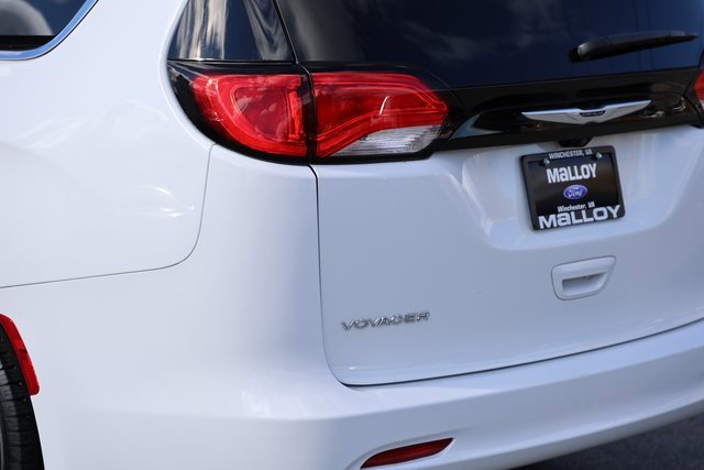 Used 2024 Chrysler Voyager LX image 7