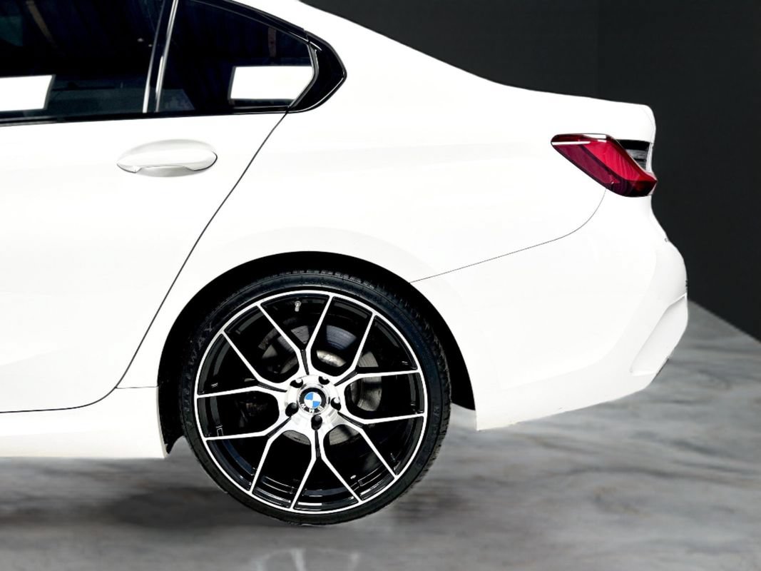 Used 2022 BMW 330i xDrive Sedan w/ M Sport Package AWD/4WD image 47