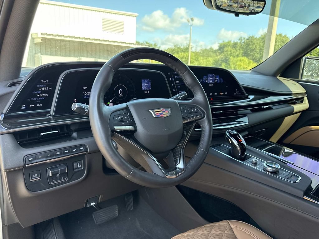 Used 2024 Cadillac Escalade ESV Sport w/ LPO, ONYX Package AWD/4WD image 34