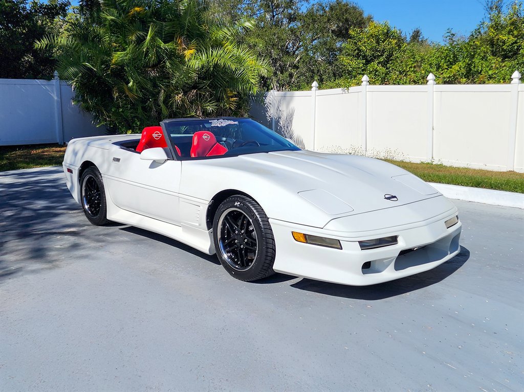 Used 1995 Chevrolet Corvette Convertible image 2