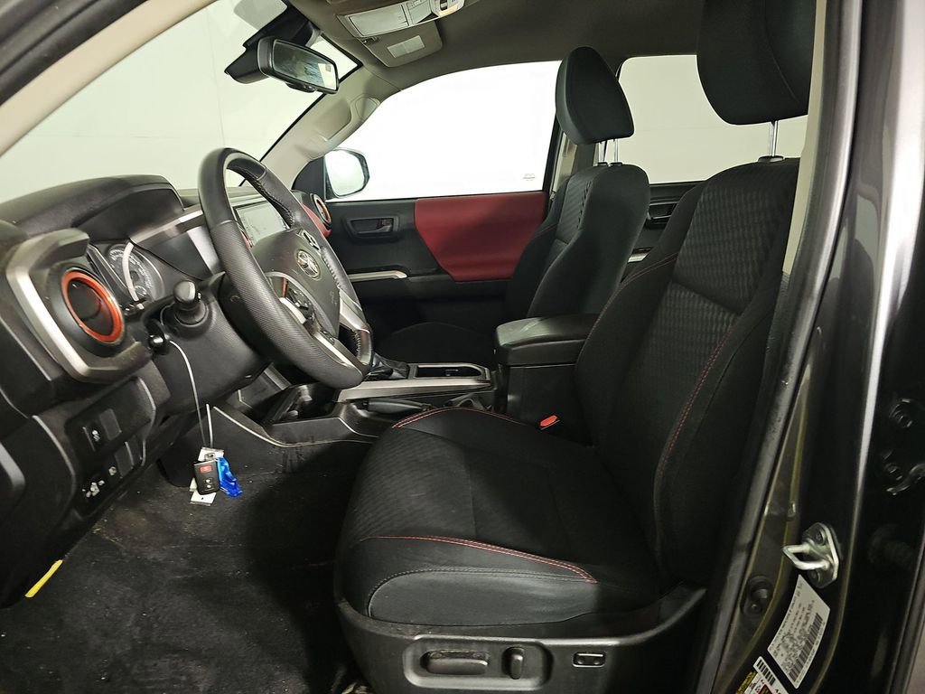 Used 2023 Toyota Tacoma SR5 w/ Technology Package image 3