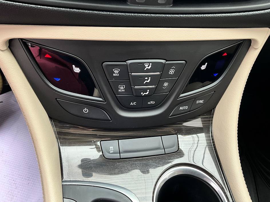 Used 2019 Buick Envision Premium AWD/4WD image 24