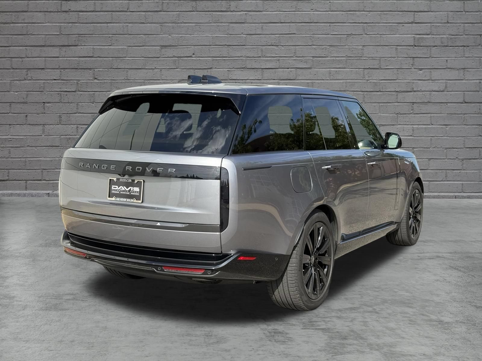 Used 2025 Land Rover Range Rover SE AWD/4WD image 7