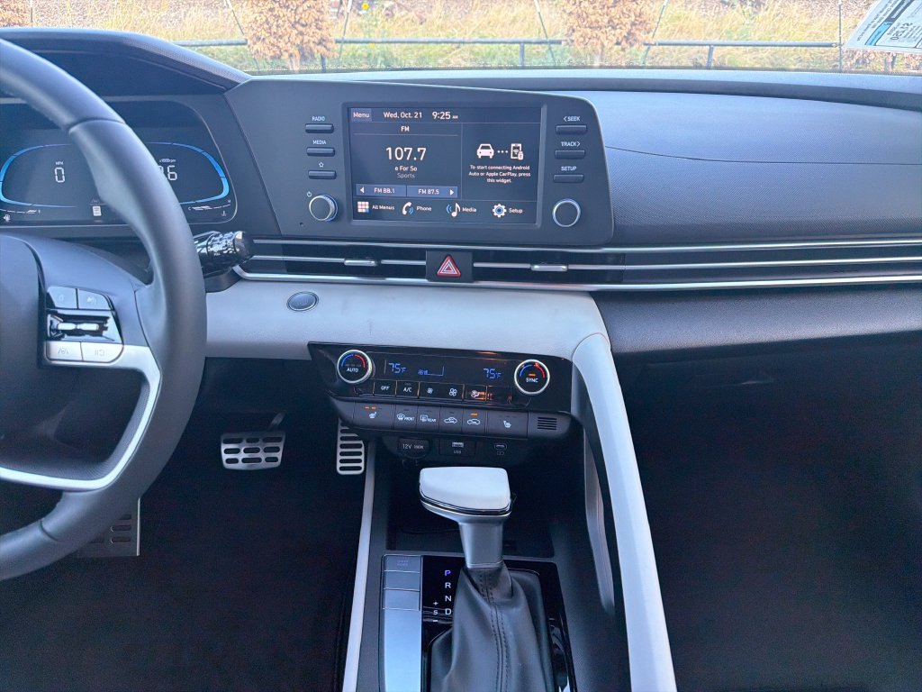 New 2026 Hyundai Elantra SEL Sport FWD image 27
