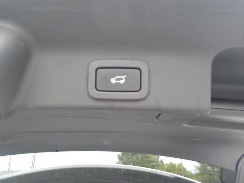 Used 2019 Jaguar F-PACE Prestige image 33