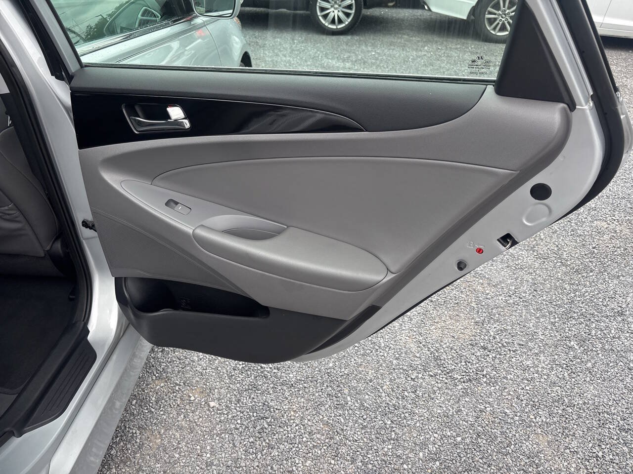 Used 2014 Hyundai Sonata SE w/ Premium Package 03 FWD image 19