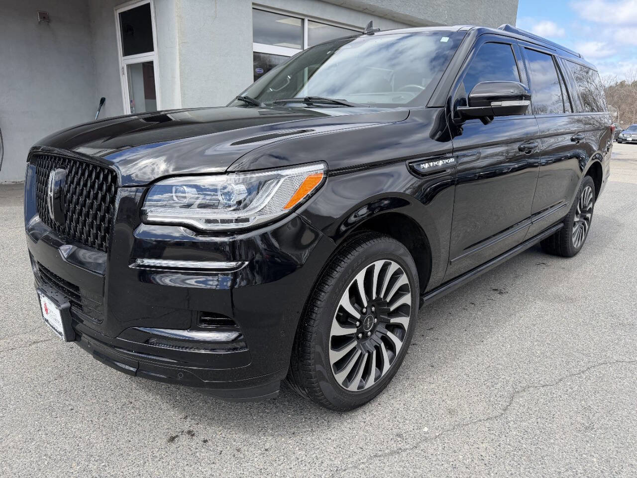 Used 2022 Lincoln Navigator L Black Label AWD/4WD image 3