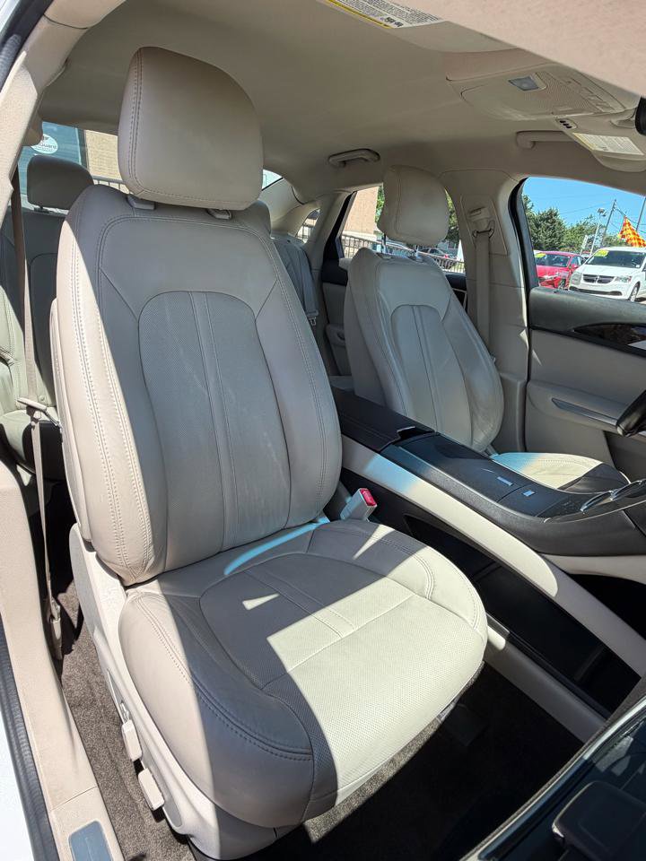 Used 2016 Lincoln MKZ Hybrid w/ Equipment Group 600A Reserve FWD image 19