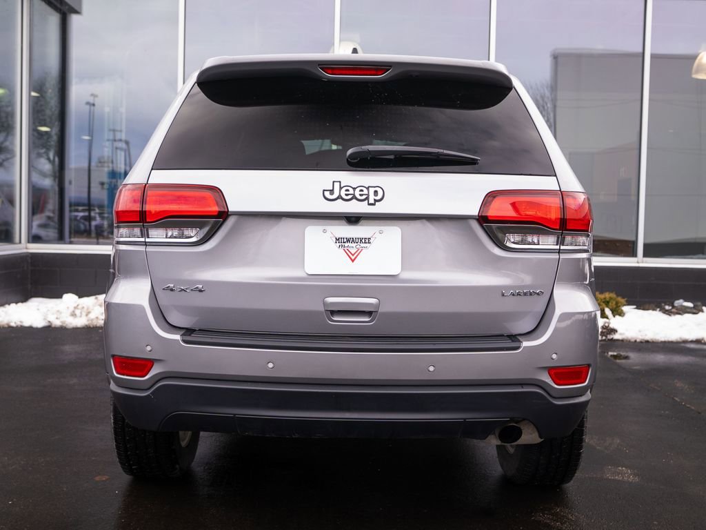 Used 2021 Jeep Grand Cherokee Laredo image 4