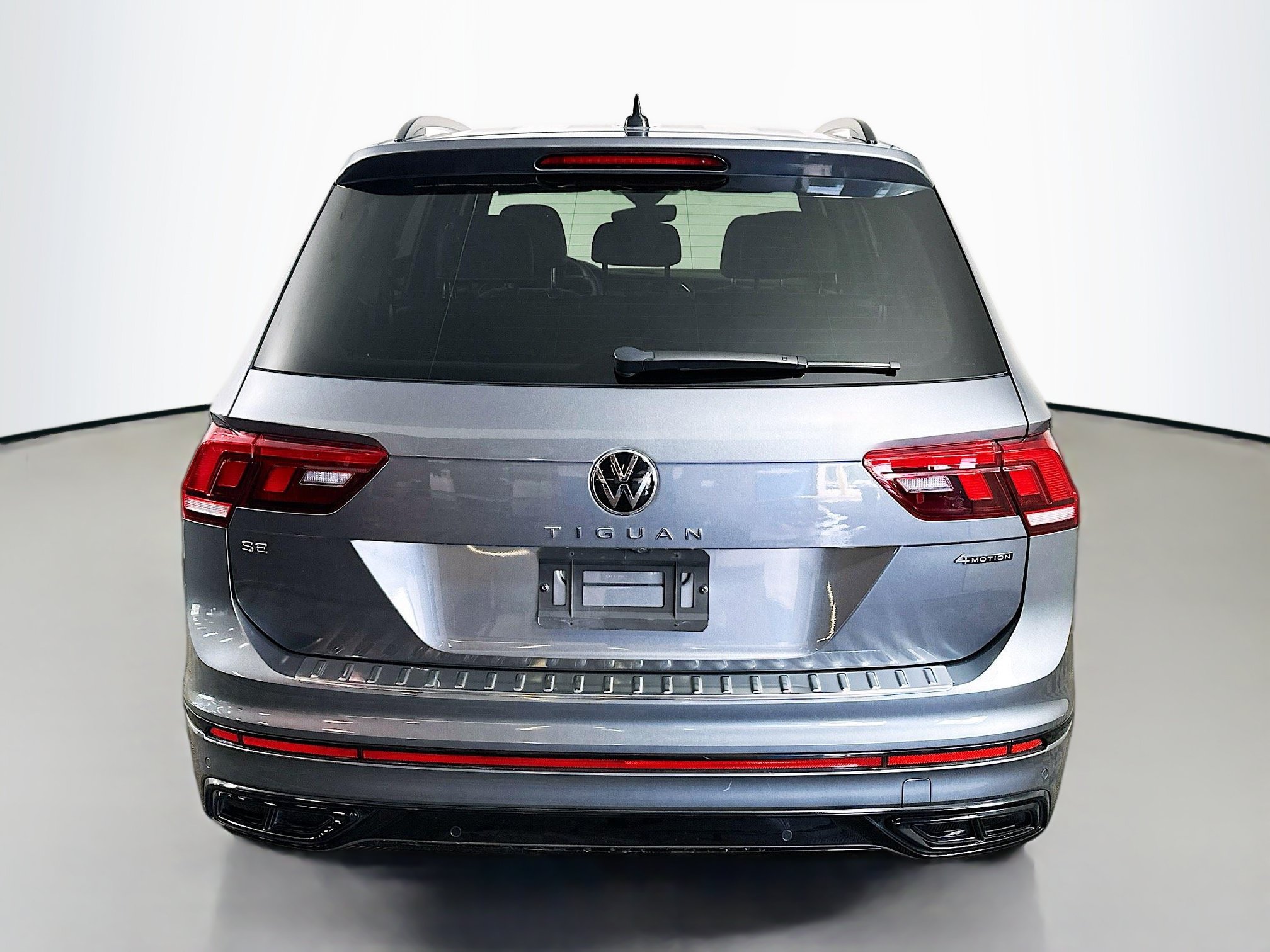 Used 2022 Volkswagen Tiguan SE R-Line AWD/4WD image 6