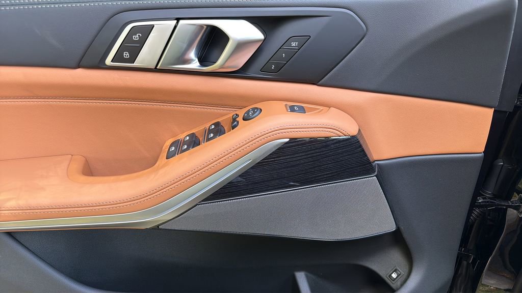 New 2026 BMW X5 xDrive50e w/ M Sport Package image 8