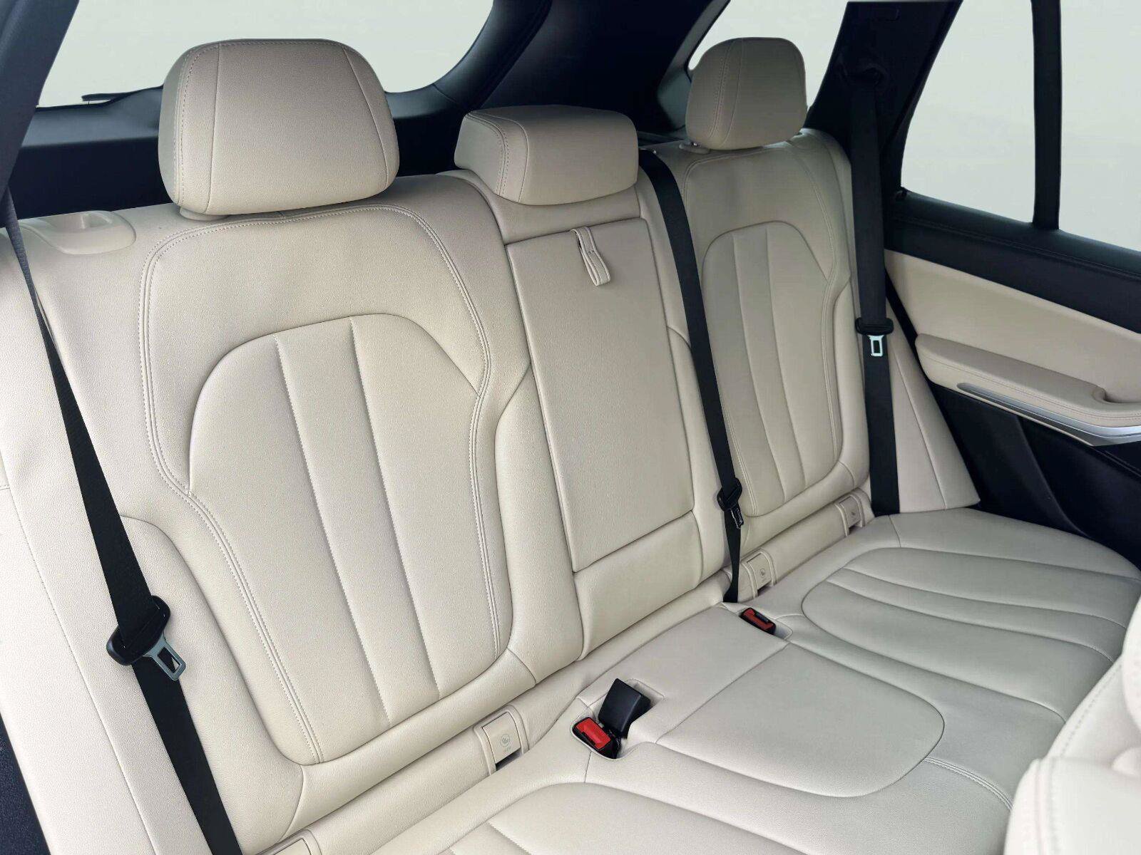 Used 2022 BMW X5 xDrive40i w/ Premium Package AWD/4WD image 58