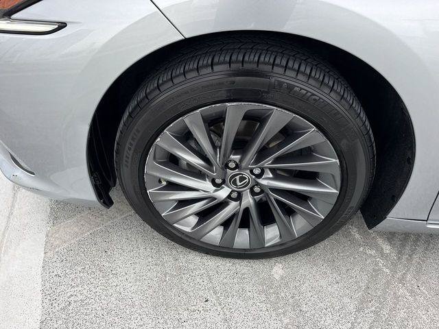 Certified 2023 Lexus ES 350 Ultra Luxury w/ Accessory Package (Z2) FWD image 10