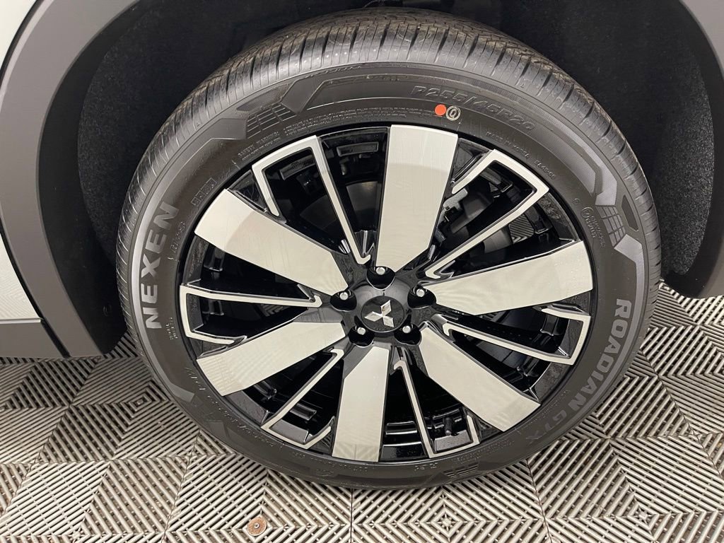 New 2025 Mitsubishi Outlander SE image 36