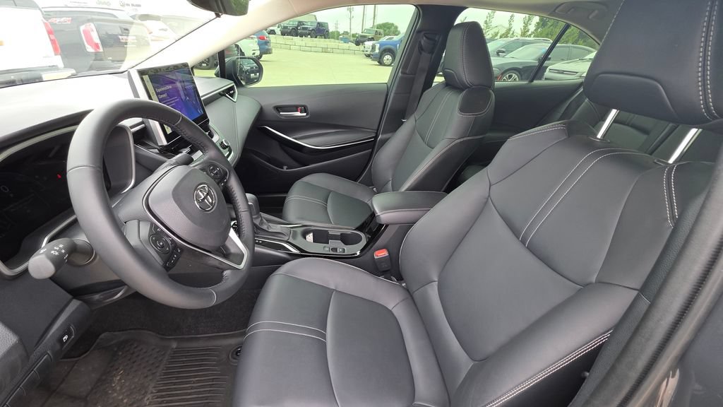 Used 2025 Toyota Corolla XLE FWD image 11