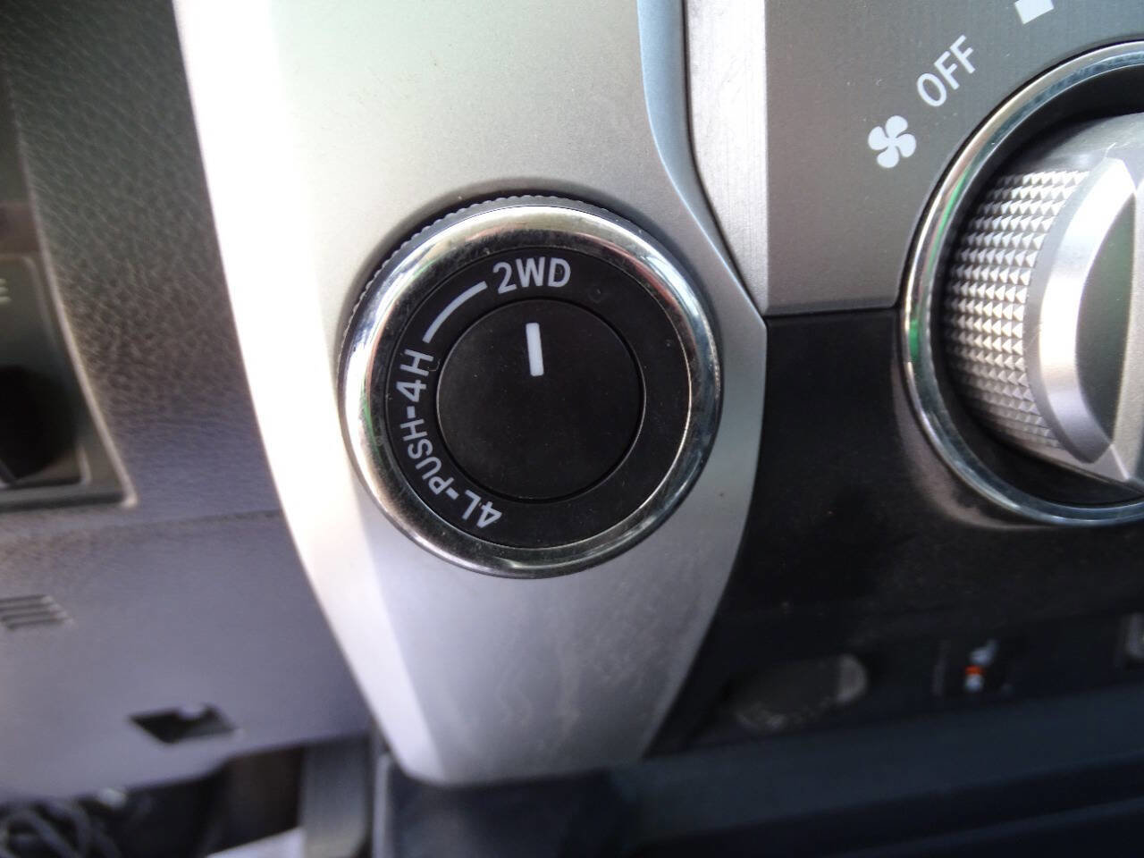 Used 2017 Toyota Tundra SR5 image 30