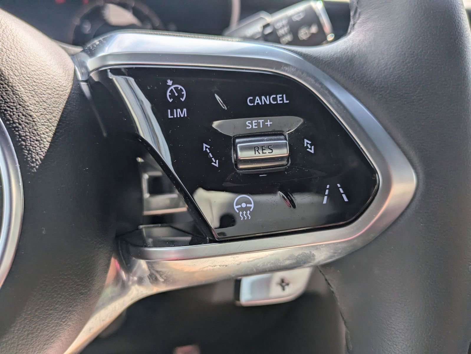 Used 2024 Jaguar E-PACE R-Dynamic SE AWD/4WD image 18