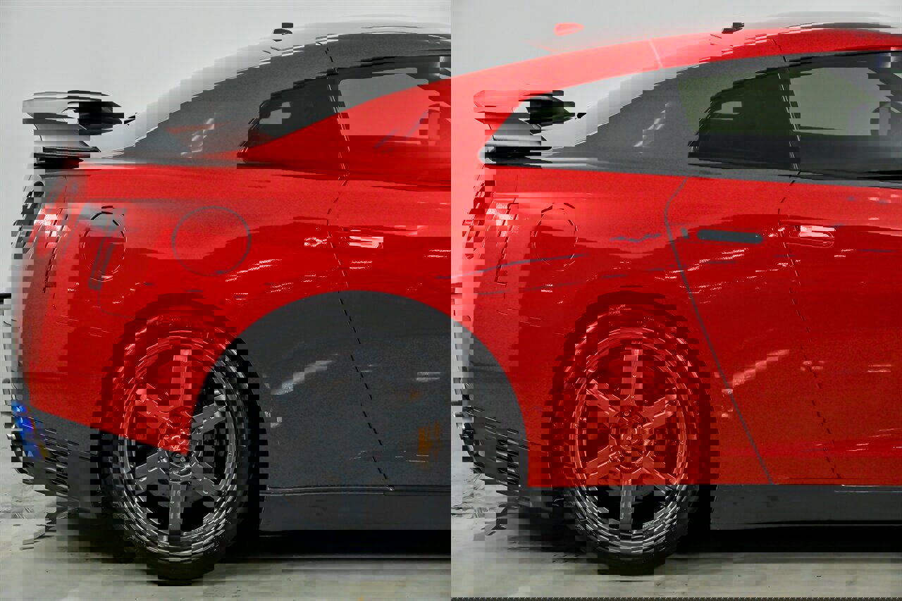 Used 2015 Nissan GT-R Black Edition image 13