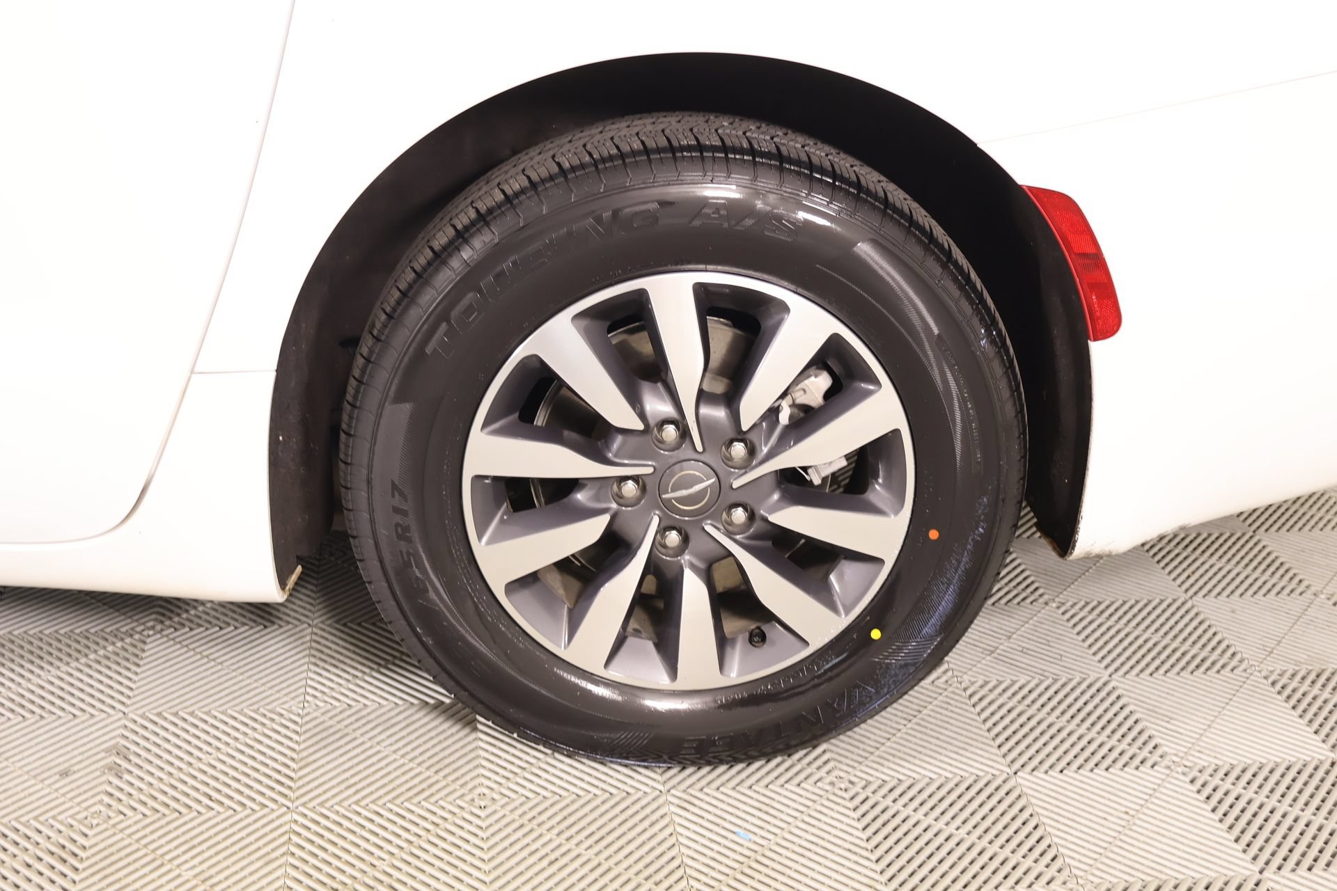 Used 2021 Chrysler Pacifica Touring-L FWD image 20