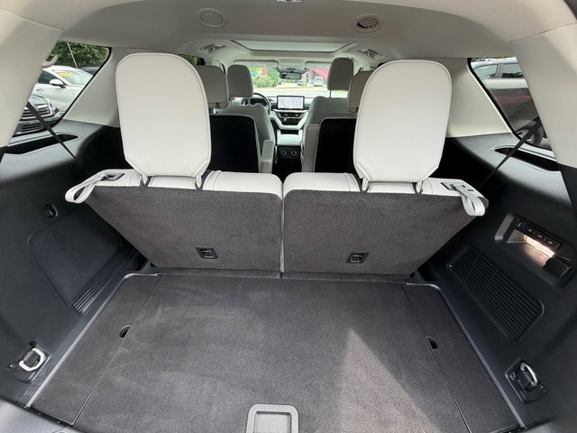 Used 2025 Ford Explorer Platinum AWD/4WD image 44
