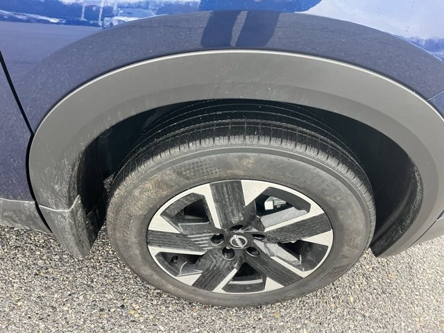 Certified 2025 Nissan Kicks SV image 9