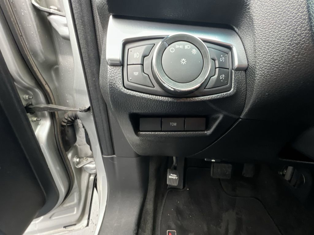 Used 2016 Ford Explorer Sport image 18