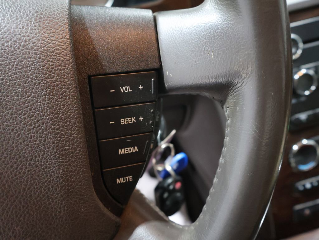 Used 2008 Ford Taurus SEL image 31