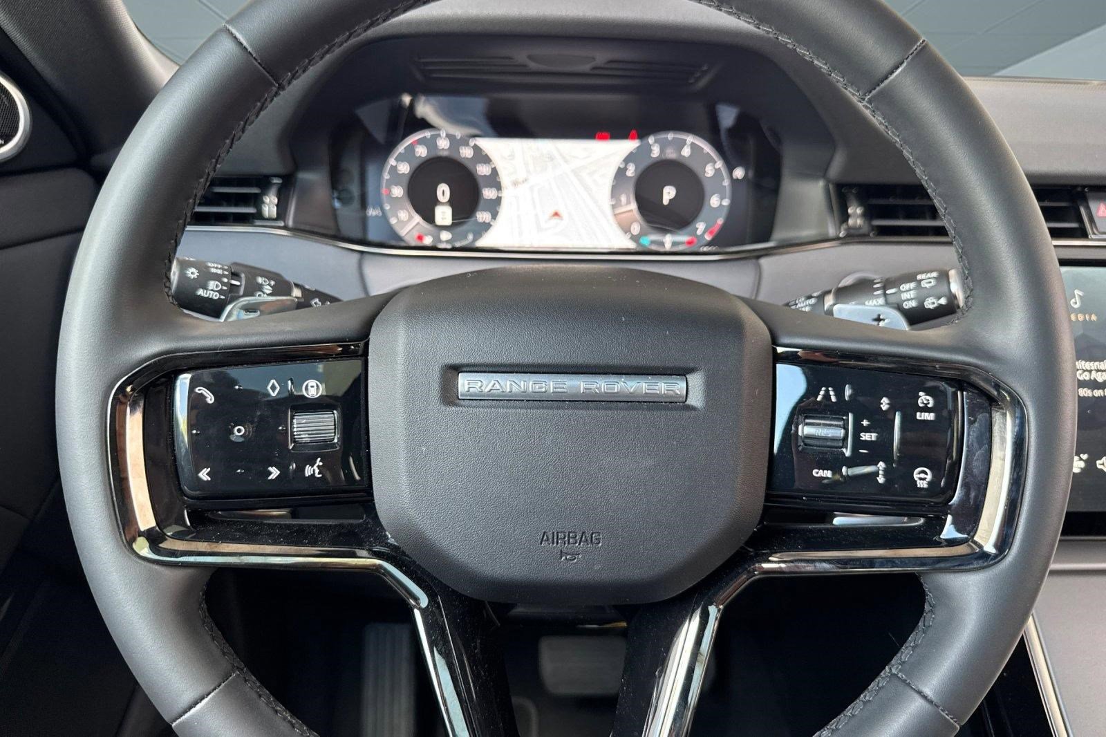 Used 2025 Land Rover Range Rover Evoque S image 16