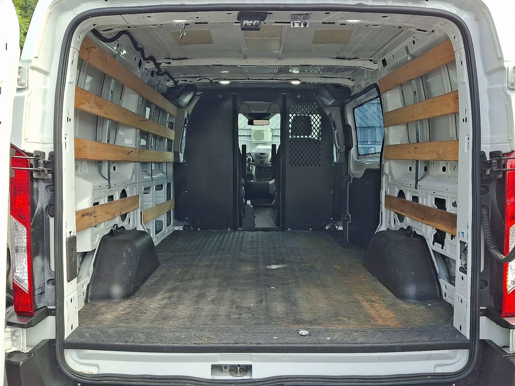 Certified 2019 Ford Transit 250 130 Low Roof w/ Exterior Upgrade Package RWD image 28