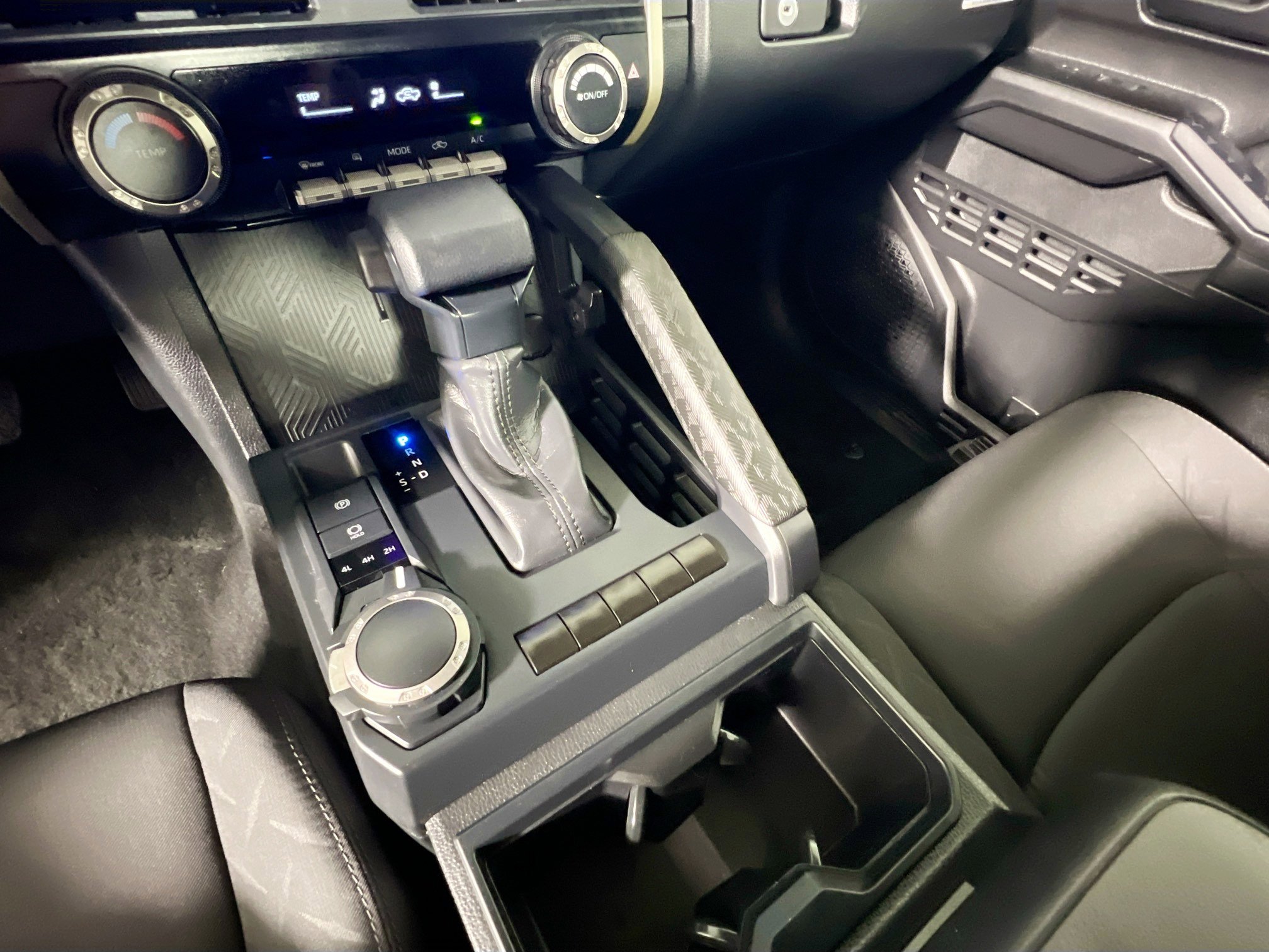 Used 2024 Toyota Tacoma SR w/ Towing Package image 18