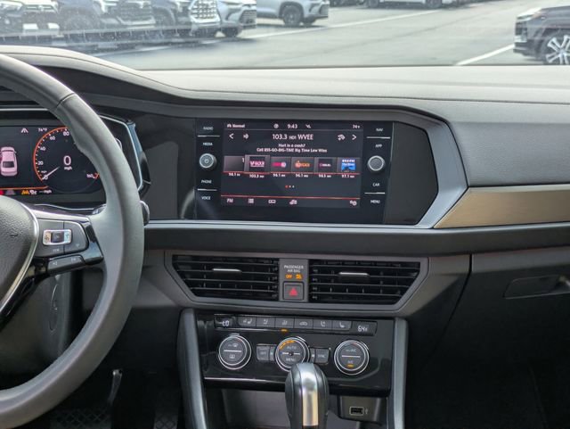 Used 2020 Volkswagen Jetta SEL Premium FWD image 18