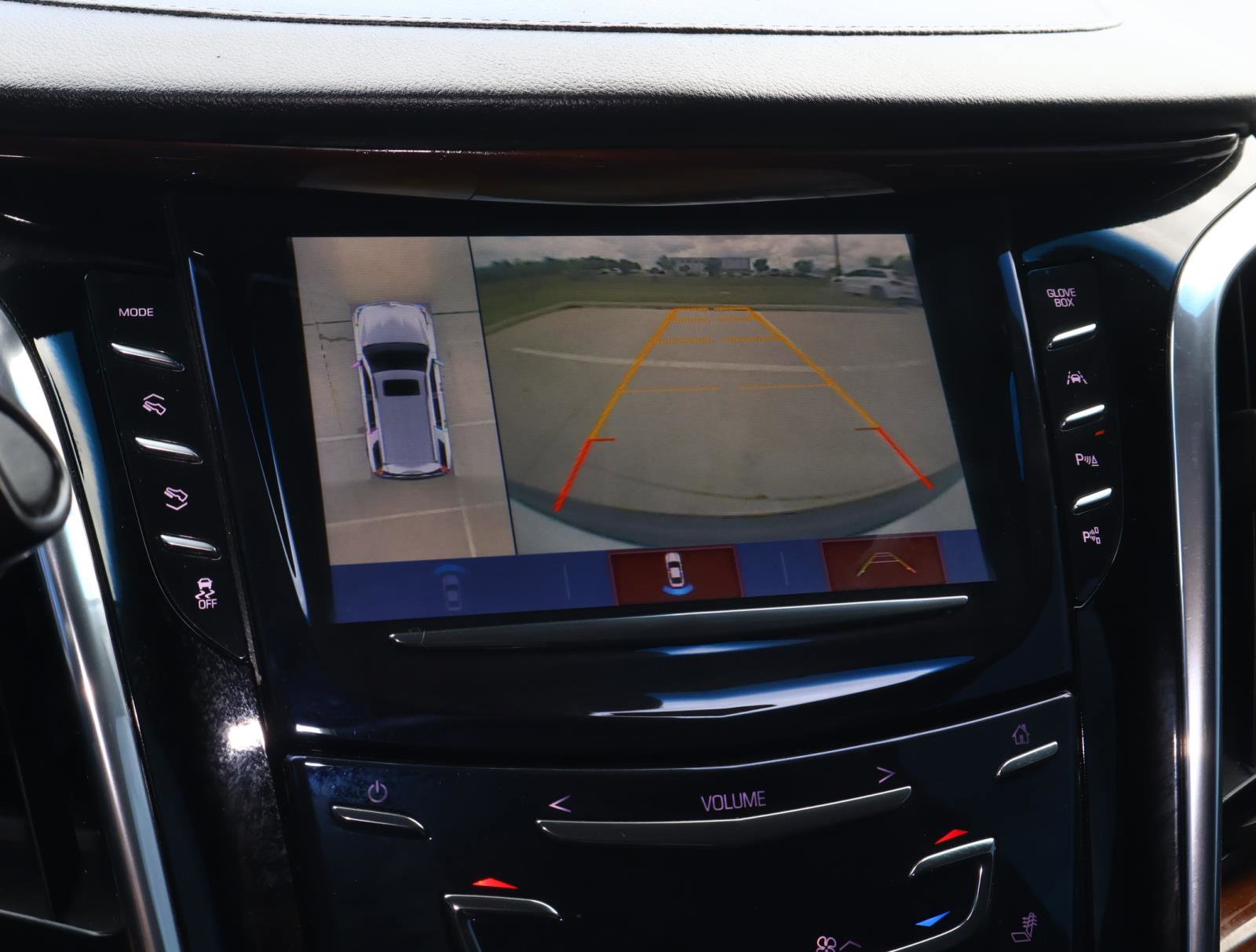 Used 2018 Cadillac Escalade Premium Luxury RWD image 32