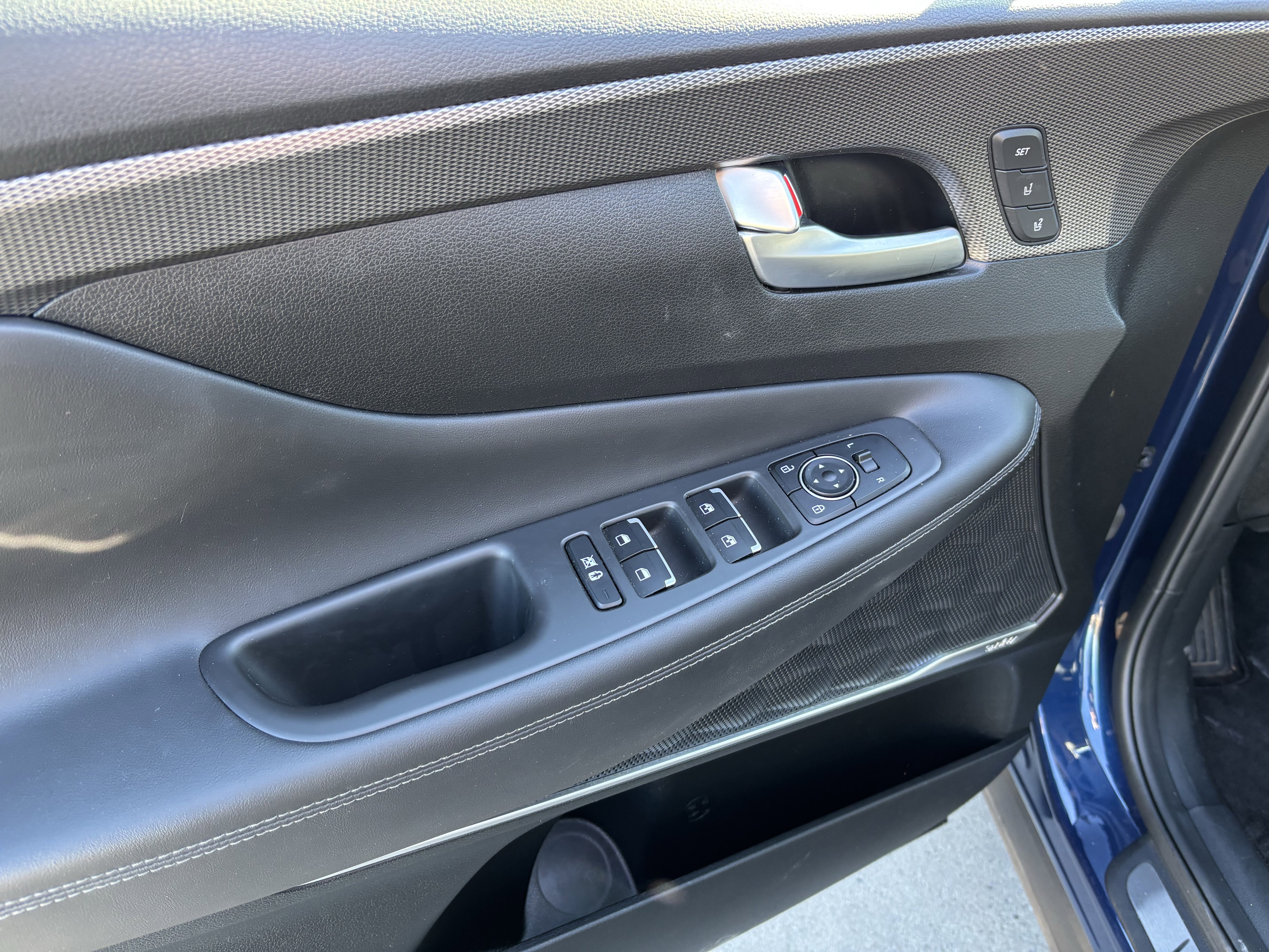 Used 2020 Hyundai Santa Fe Limited image 14