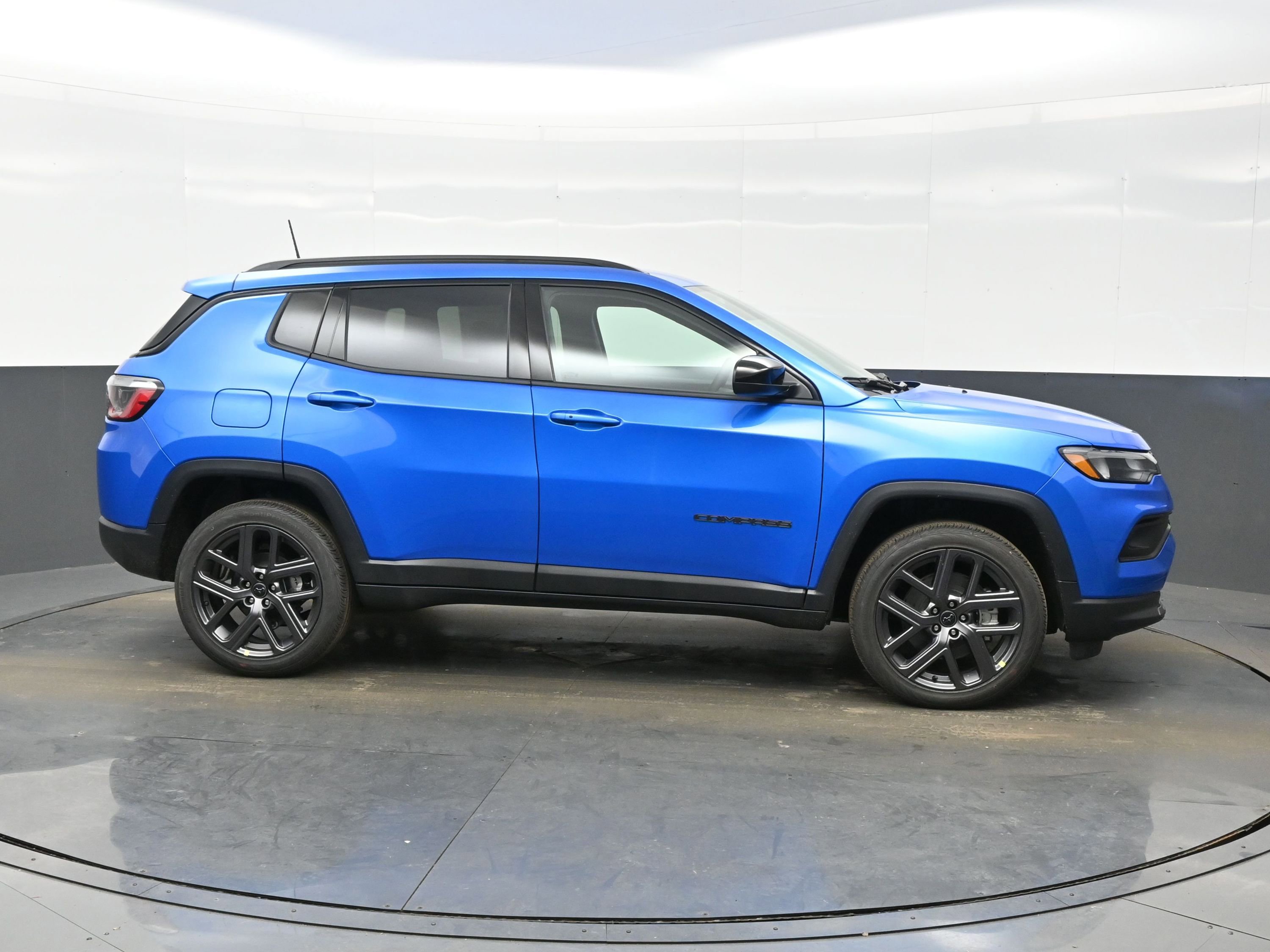 New 2026 Jeep Compass Latitude image 7