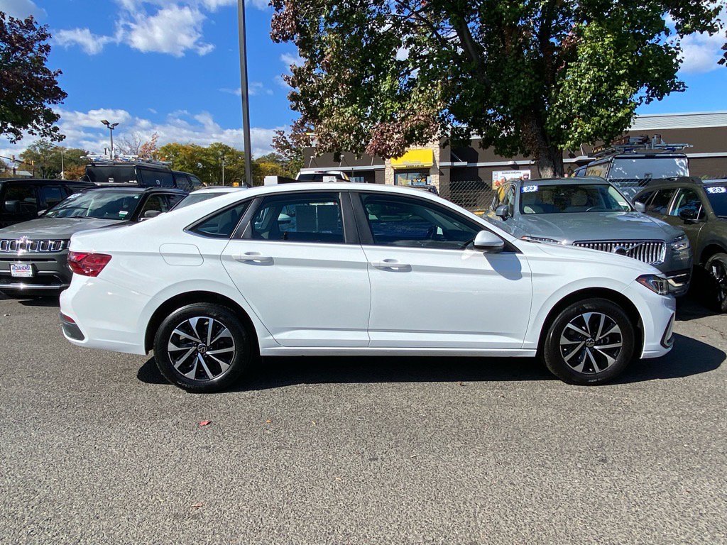 Certified 2025 Volkswagen Jetta S image 2