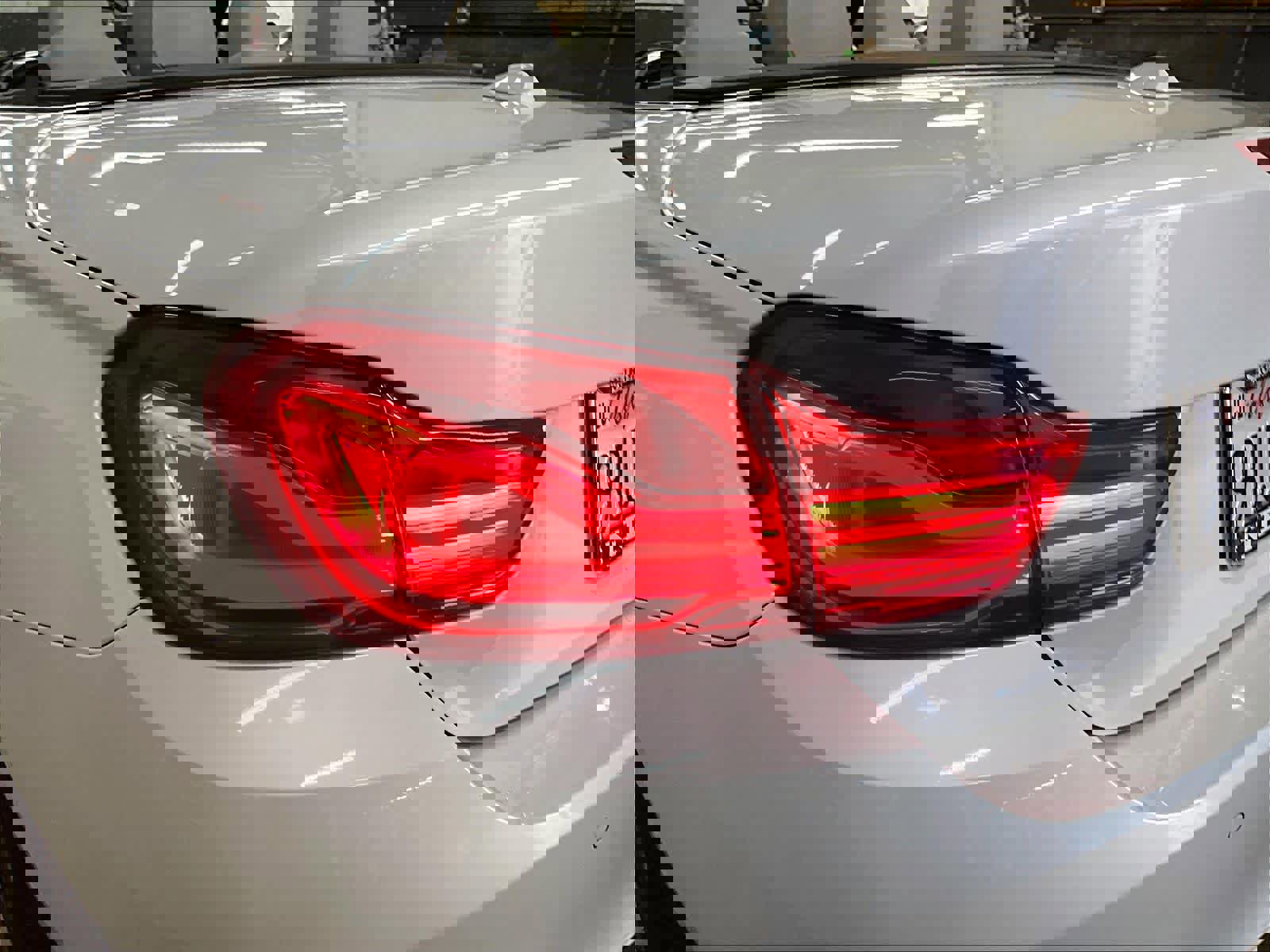 Used 2018 BMW M4 Convertible image 29