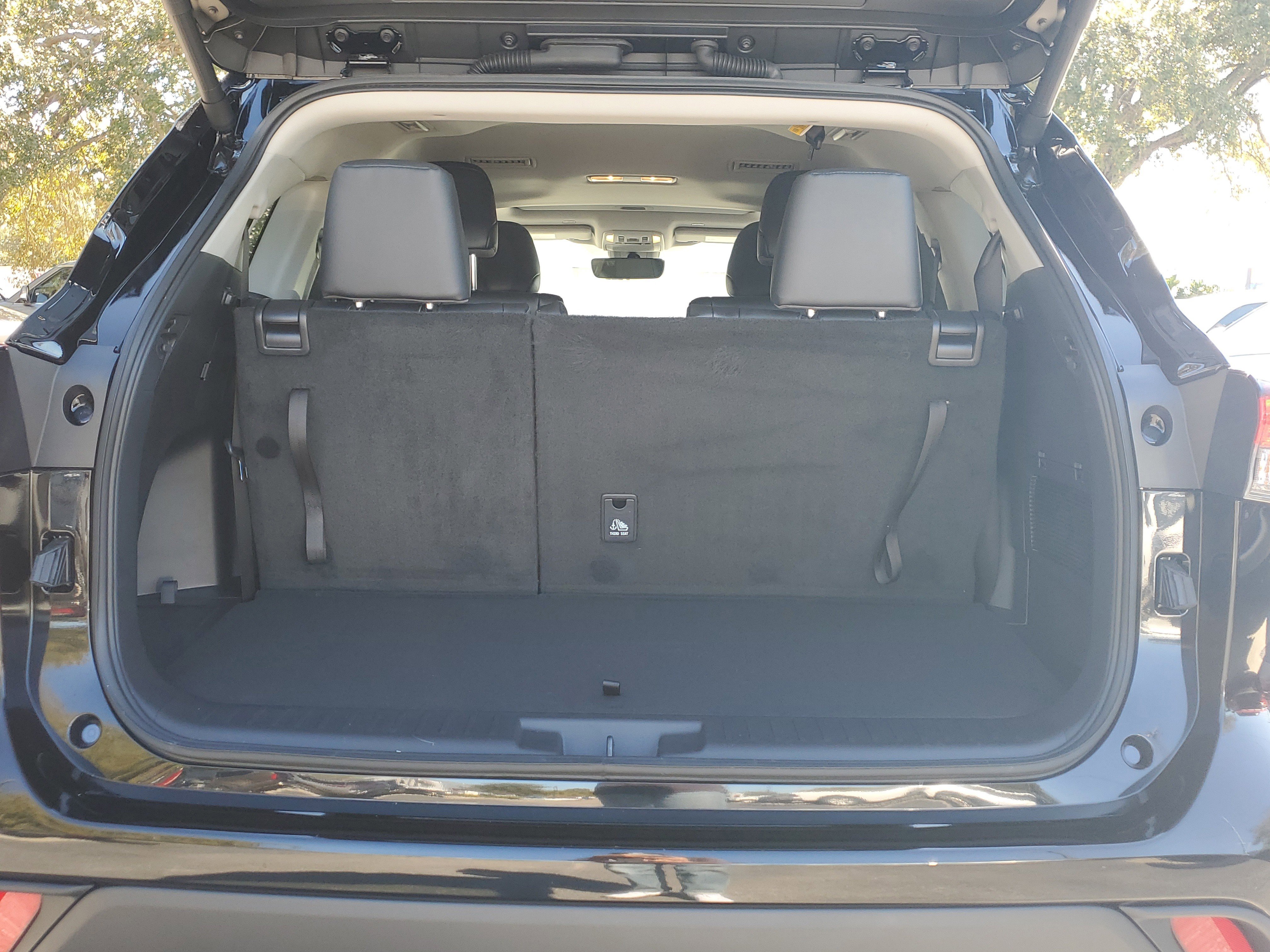 Used 2026 Toyota Highlander XLE image 10