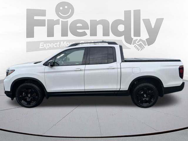 Used 2025 Honda Ridgeline Black Edition image 3