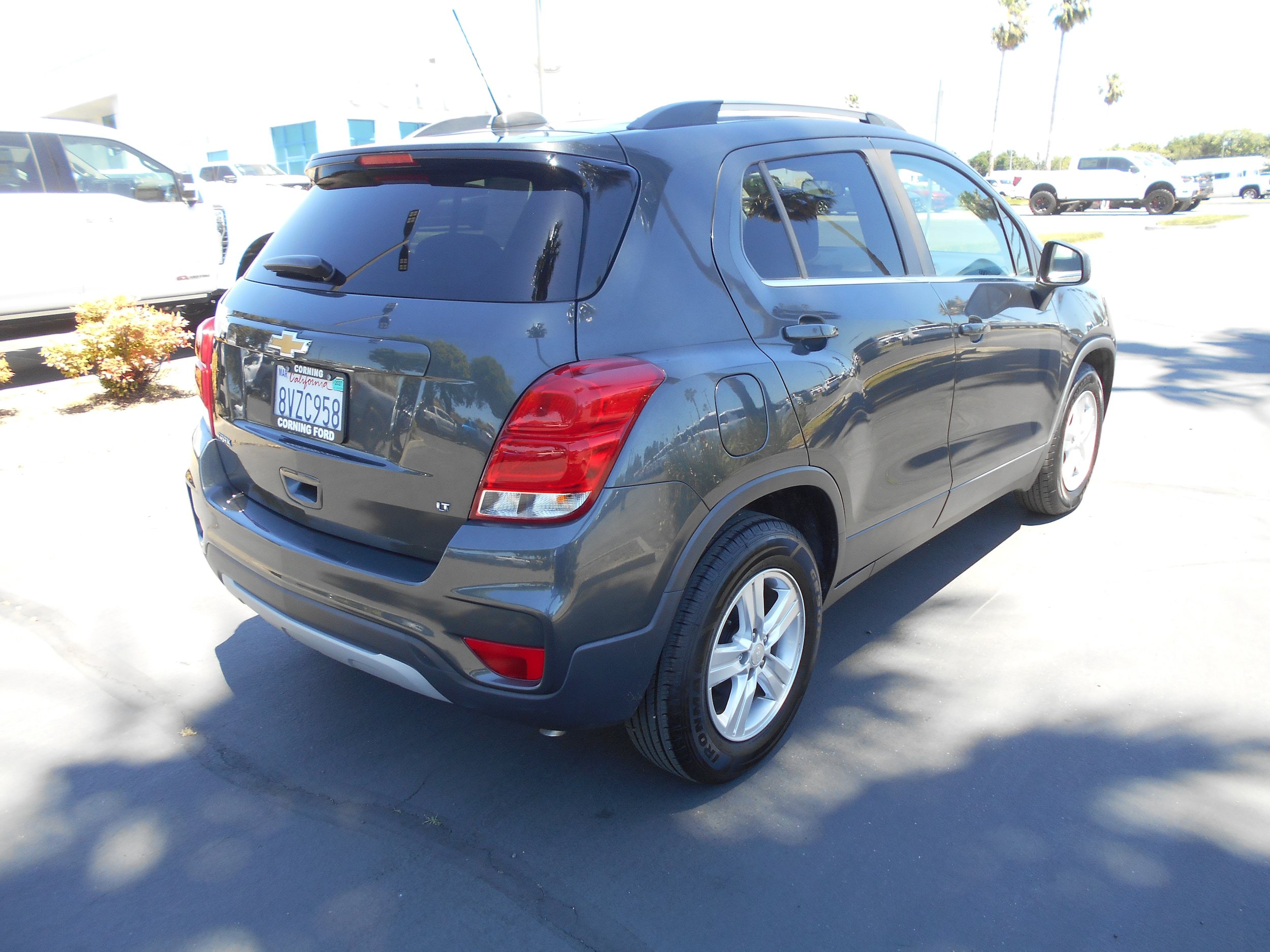 Used 2020 Chevrolet Trax LT FWD image 5