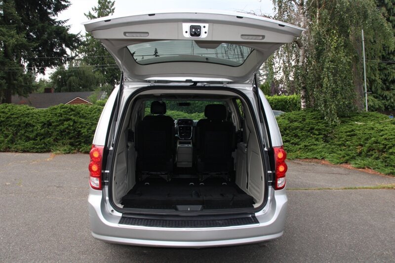 Used 2012 Dodge Grand Caravan Crew FWD image 18