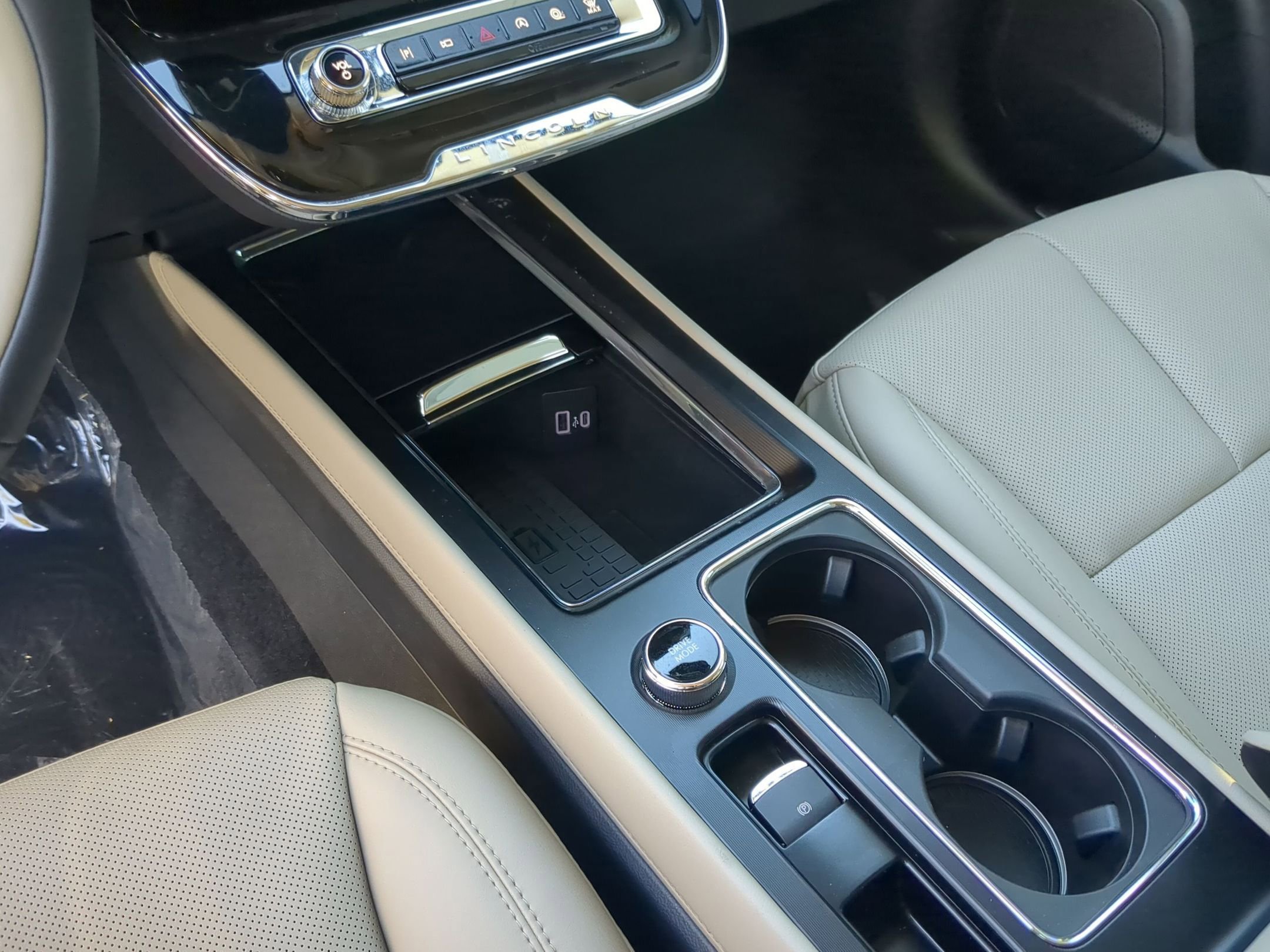 New 2026 Lincoln Corsair Premiere image 20