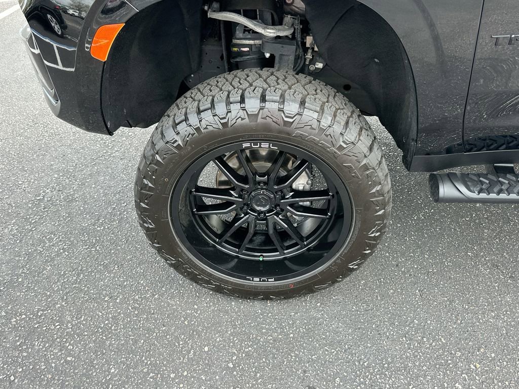 Used 2021 Chevrolet Tahoe Z71 w/ Z71 Signature Package image 32