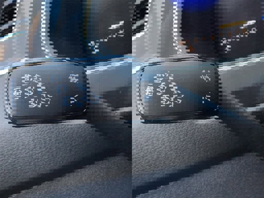 Used 2022 Volkswagen Tiguan SE image 29