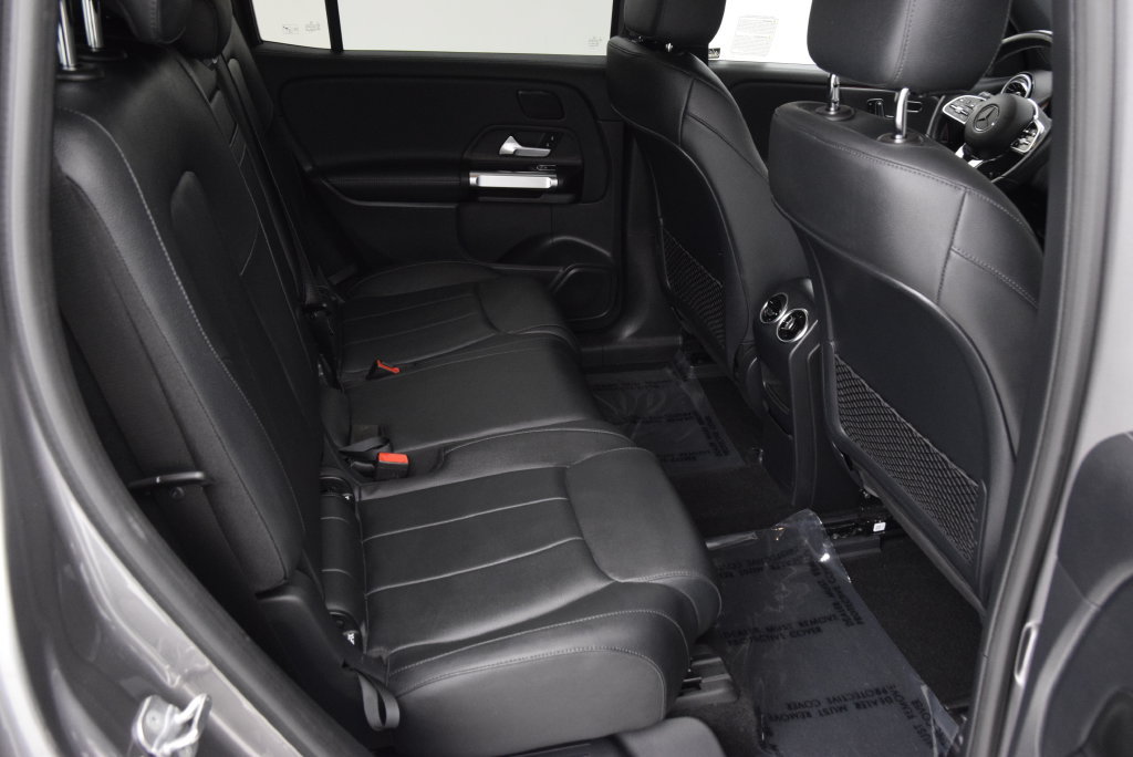 Used 2023 Mercedes-Benz EQB 300 4MATIC image 18